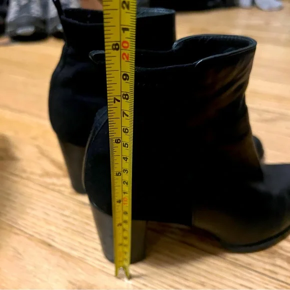 Stuart Weitzman Black Leather Short Boots - Picture 2 of 6